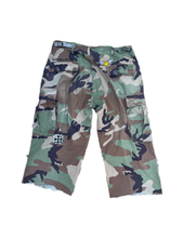 Load image into Gallery viewer, HKD 3/4 Camo Cargo shorts
